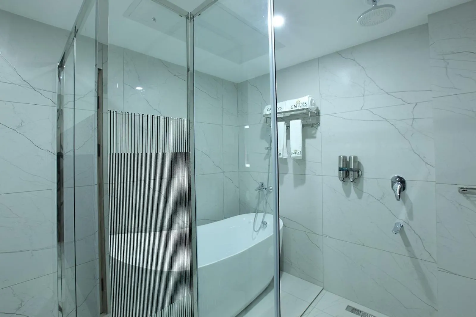 Emilys By Jdaniels Hotel Thiruvananthapuram